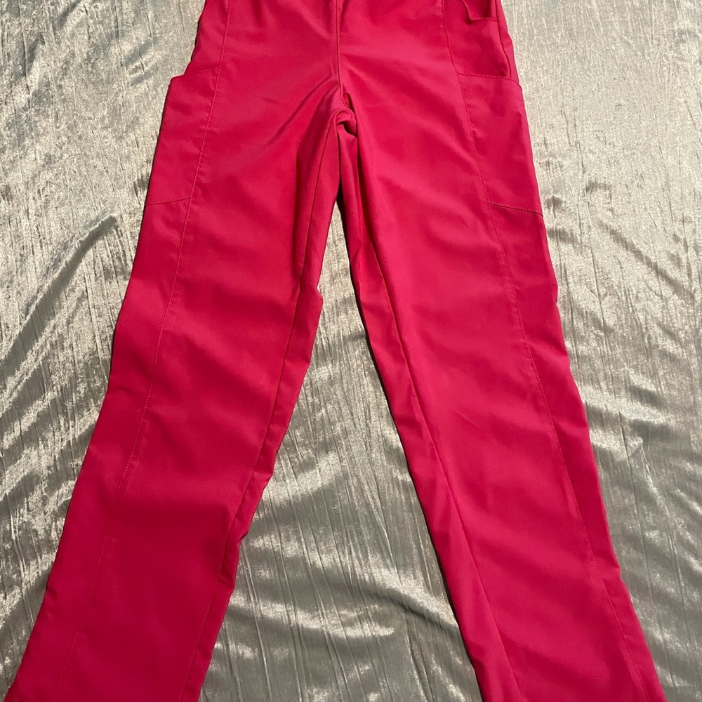 Medical Scrubs! Size: Small - Picture 8 of 8